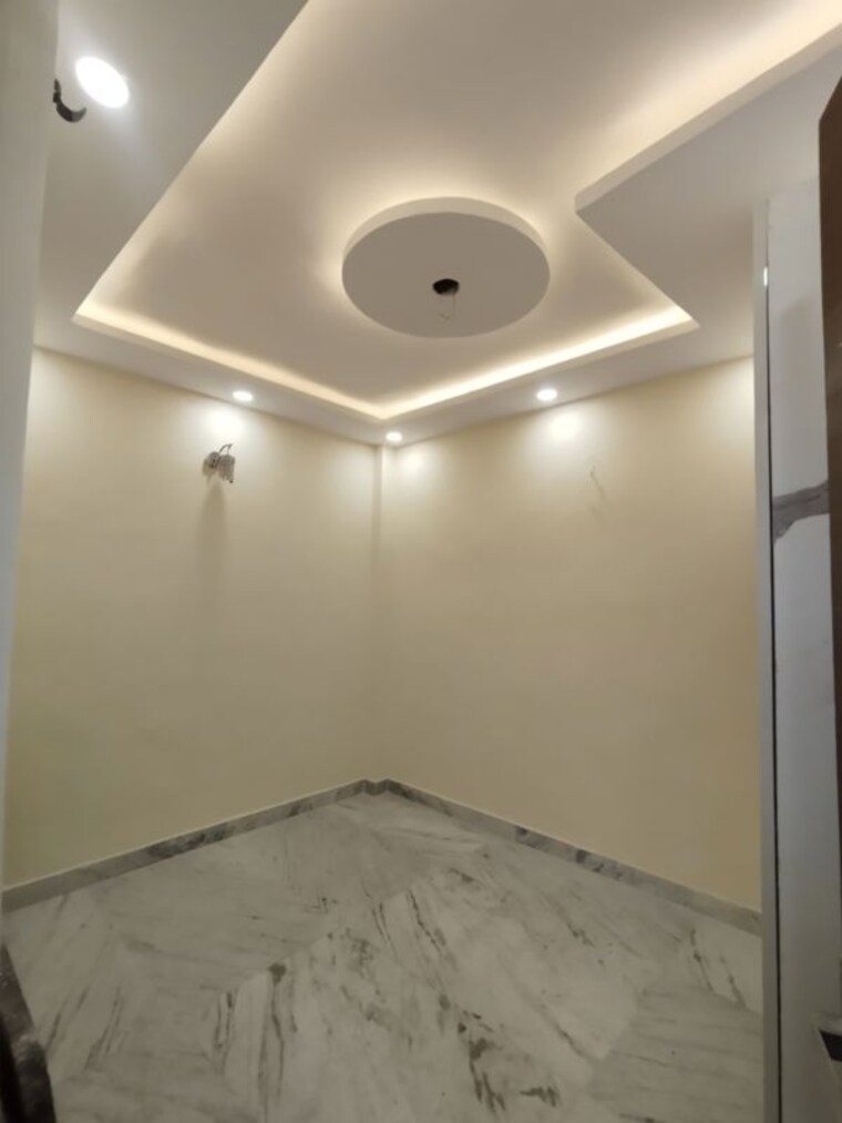 Room, uttam nagar 2 Bedroom 50 Sq.Yd. Builder Floor In Uttam Nagar Delhi 9968370