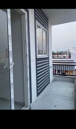 Balcony in 2 BHK Independent House at Rishi Nagar – for Rent