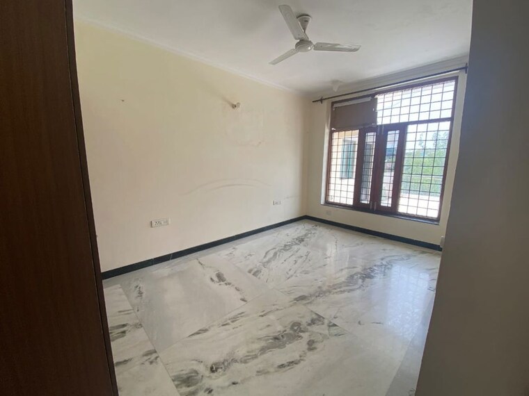 Room, vasant kunj 4 Bedroom 2400 Sq.Ft. Apartment In Vasant Kunj Delhi 9968277