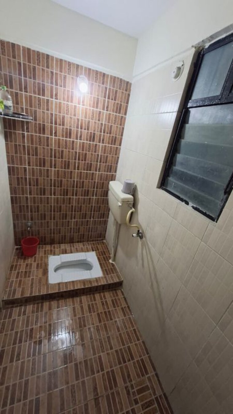 Bathroom, karan-sara-apartment 2 Bedroom 800 Sq.Ft. Apartment In Baner Pune 9968413