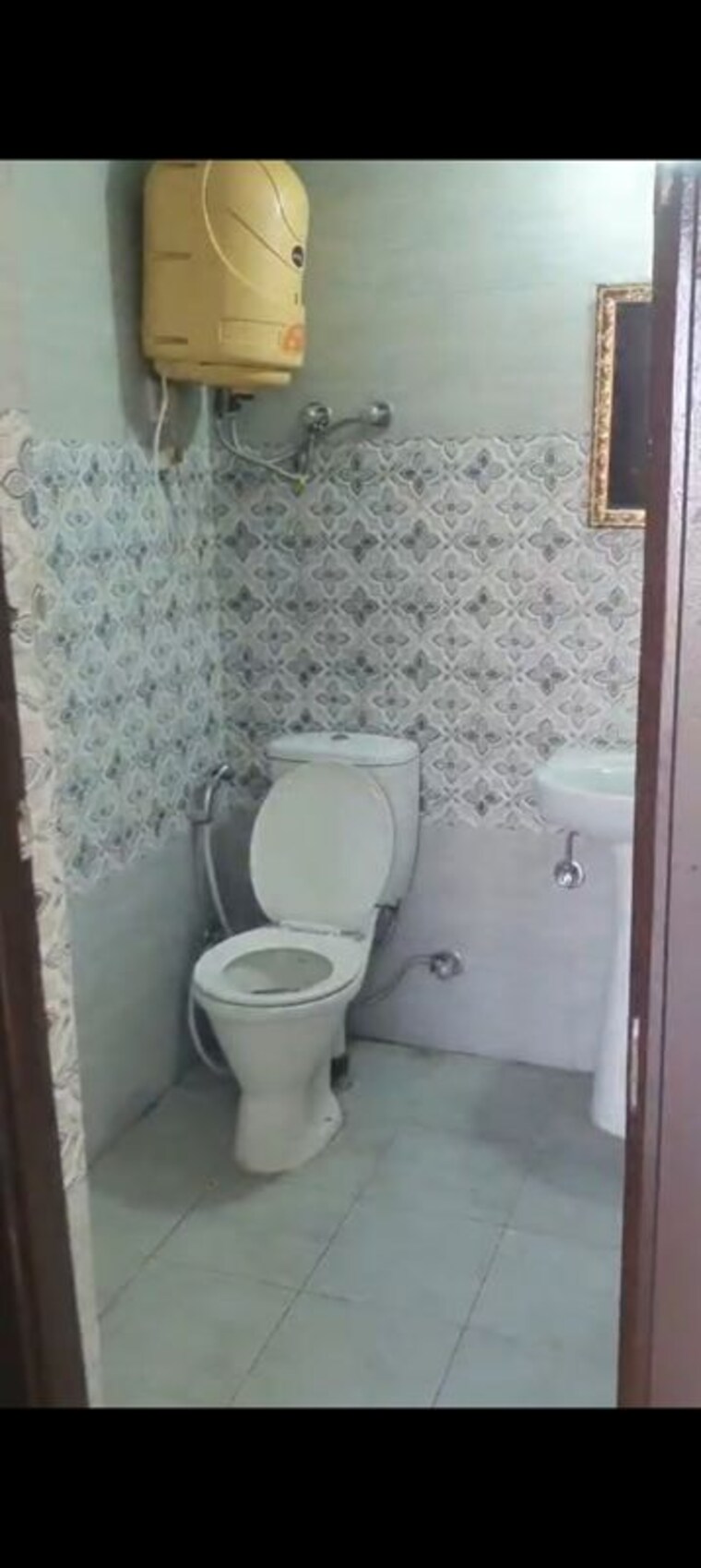 Bathroom, rise-organic-homes 3 Bedroom 1733 Sq.Ft. Apartment In Mahurali Ghaziabad 9968447