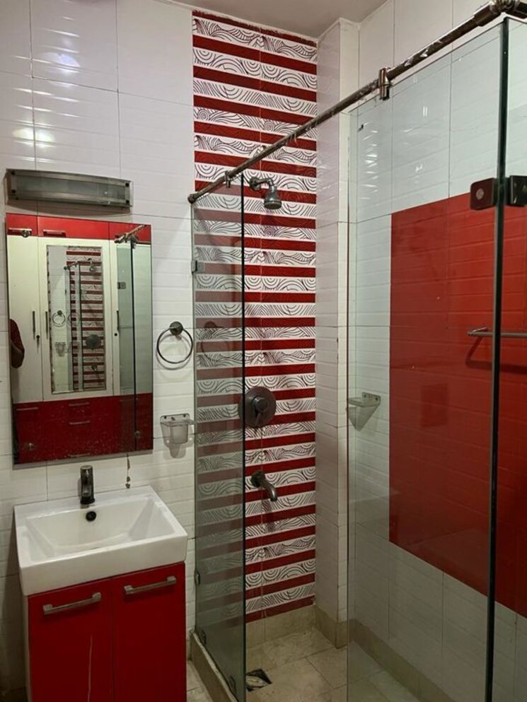 Exterior View, sector 71 6+ Bedroom 300 Sq.Mt. Villa In Sector 71 Noida 9968452