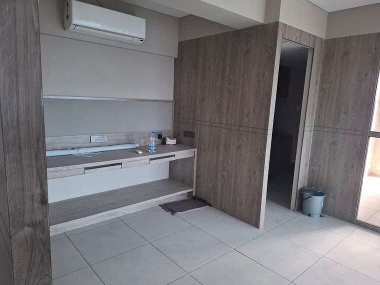 Bathroom, science city Commercial Office Space in IT/SEZ 1529 Sq.Ft. In Science City Ahmedabad 9968465
