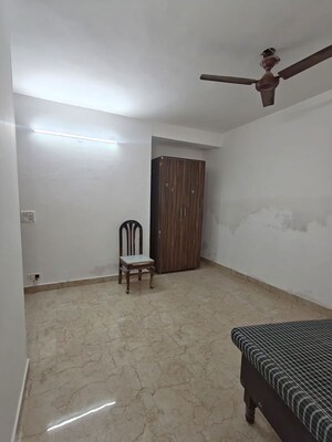 Room in 1 RK Builder Floor at Saket – for Rent