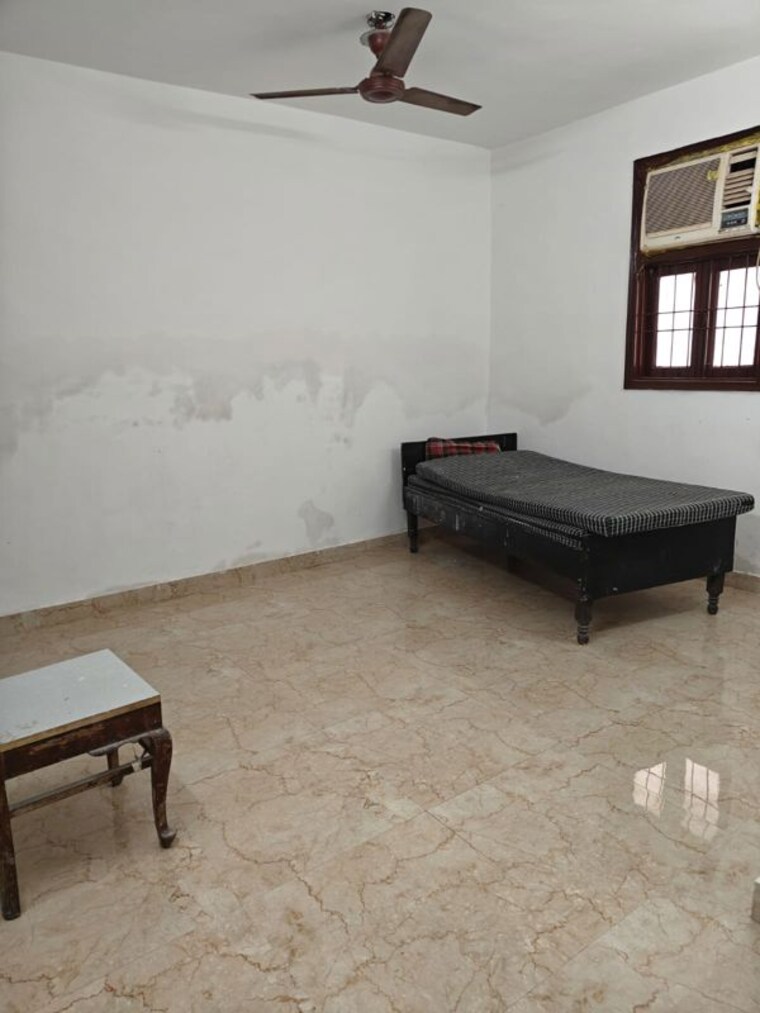 Bedroom, saket 1 RK 200 Sq.Ft. Builder Floor In Saket Delhi 9968489