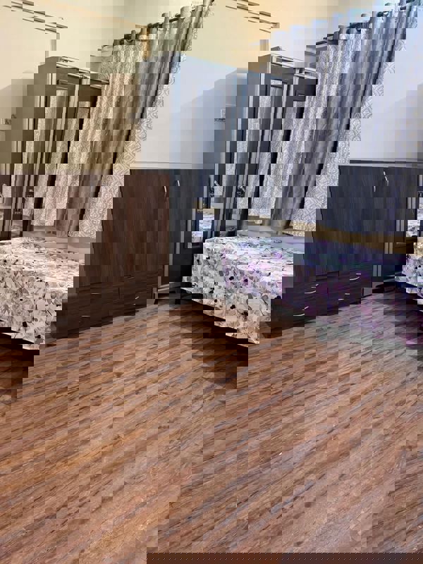 Studio  + Study Room 100 Sq.Ft. Villa in Kurla Kamgar CHS