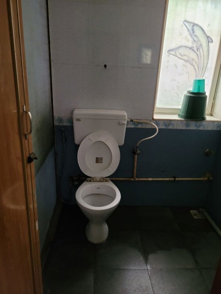 Bathroom, mahim Pg For Boys In Mahim 9968520