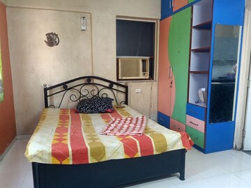 Bedroom in 2 BHK Apartment at Tingre Nagar – for Rent