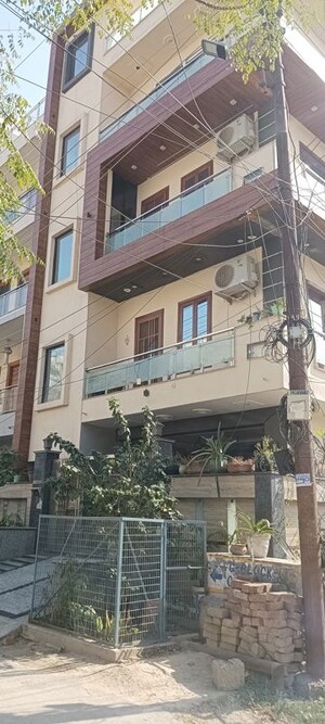1 BHK Apartment For Rent in ARV Park, Sector 63