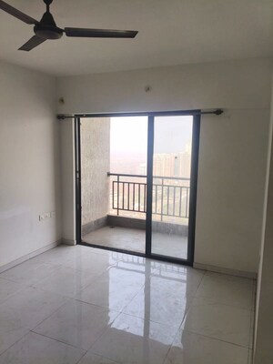 Room in 2 BHK Apartment at Runwal Gardens Phase 2, Dombivli East – for Rent