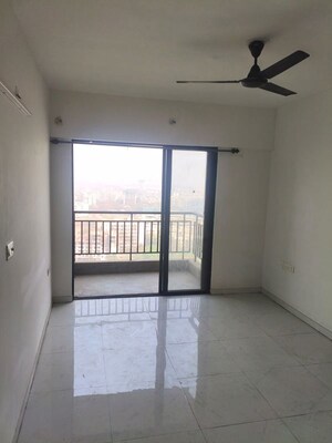 Room in 2 BHK Apartment at Runwal Gardens Phase 2, Dombivli East – for Rent