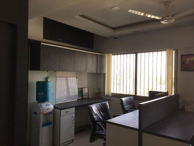 Team Area, navrangpura Commercial Office Space 945 Sq.Ft. In Navrangpura Ahmedabad 9968993