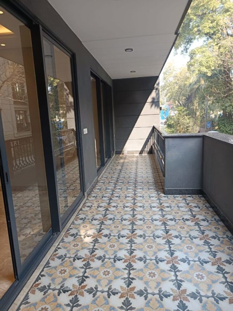 Balcony, panchsheel enclave 3 Bedroom 265 Sq.Yd. Builder Floor In Panchsheel Enclave Delhi 9969017