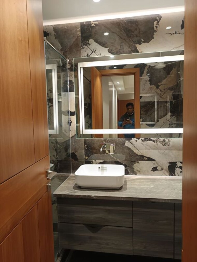 Bathroom, panchsheel enclave 3 Bedroom 265 Sq.Yd. Builder Floor In Panchsheel Enclave Delhi 9969017