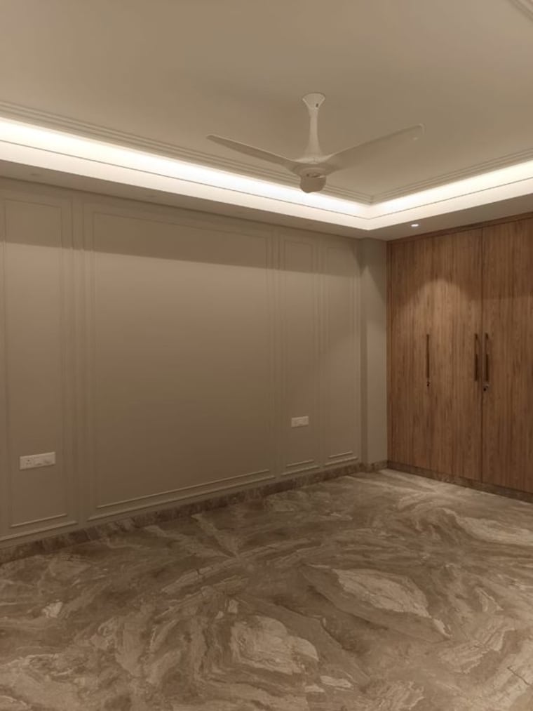 Room, panchsheel enclave 3 Bedroom 265 Sq.Yd. Builder Floor In Panchsheel Enclave Delhi 9969017