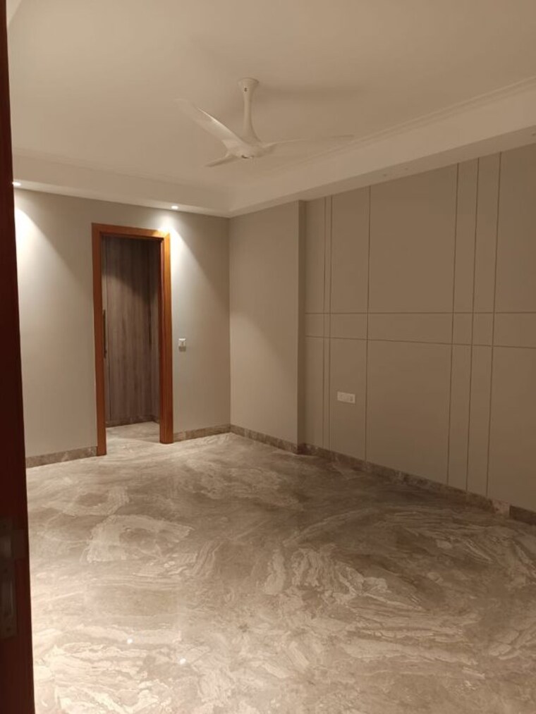 Room, panchsheel enclave 3 Bedroom 265 Sq.Yd. Builder Floor In Panchsheel Enclave Delhi 9969017
