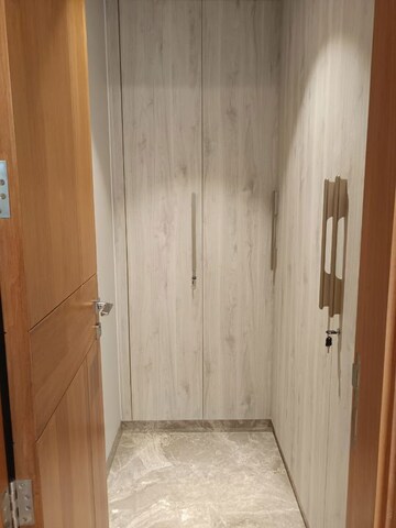 Furnished Amenities in 3 BHK Builder Floor at Panchsheel Enclave – for Rent