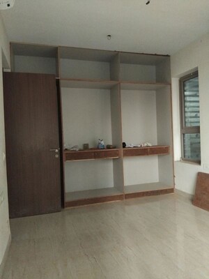 Room in 3 BHK Apartment at Wadhwa The Address Boulevard, Ghatkopar West – for Sale