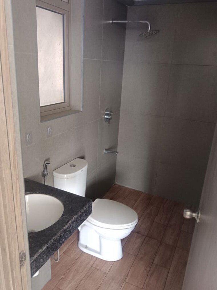 Bathroom, kalpataru-paramount 2 Bedroom 672 Sq.Ft. Apartment In Kapur Bawdi Thane 9969055