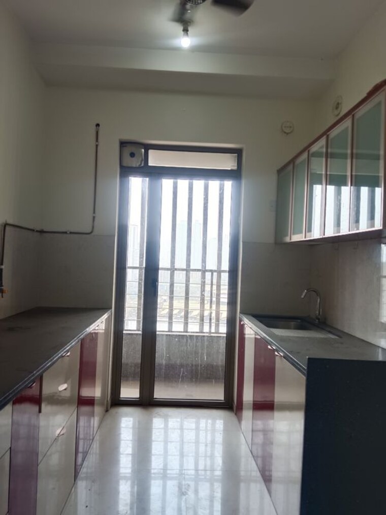 Kitchen, kalpataru-paramount 2 Bedroom 672 Sq.Ft. Apartment In Kapur Bawdi Thane 9969055