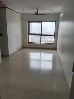 2 BHK Apartment For Rent in Kalpataru Paramount