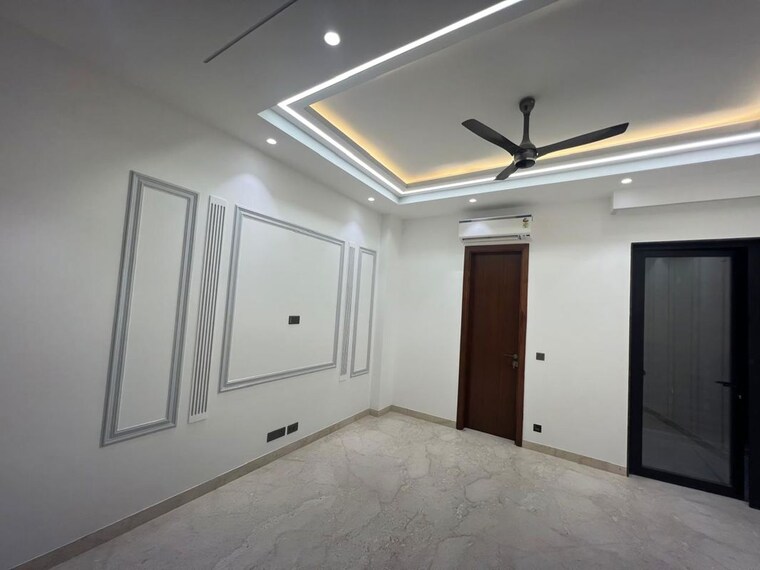 Kitchen, defence colony 3 Bedroom 325 Sq.Yd. Builder Floor In Defence Colony Delhi 9969012