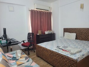 Bedroom in 3.5 BHK Apartment at Unitech Cascades, Pi Greater Noida – for Rent