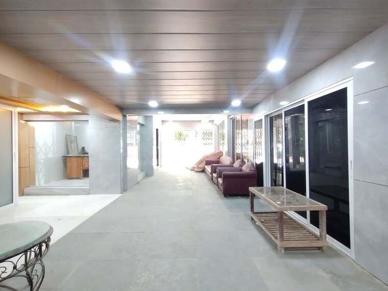  Parking, vashi sector 30a 4 Bedroom 300 Sq.Ft. Villa In Vashi Sector 30a Navi Mumbai 9969069