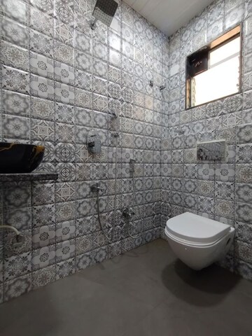 Bathroom in 4 BHK Villa at Vashi Sector 30a – for Sale