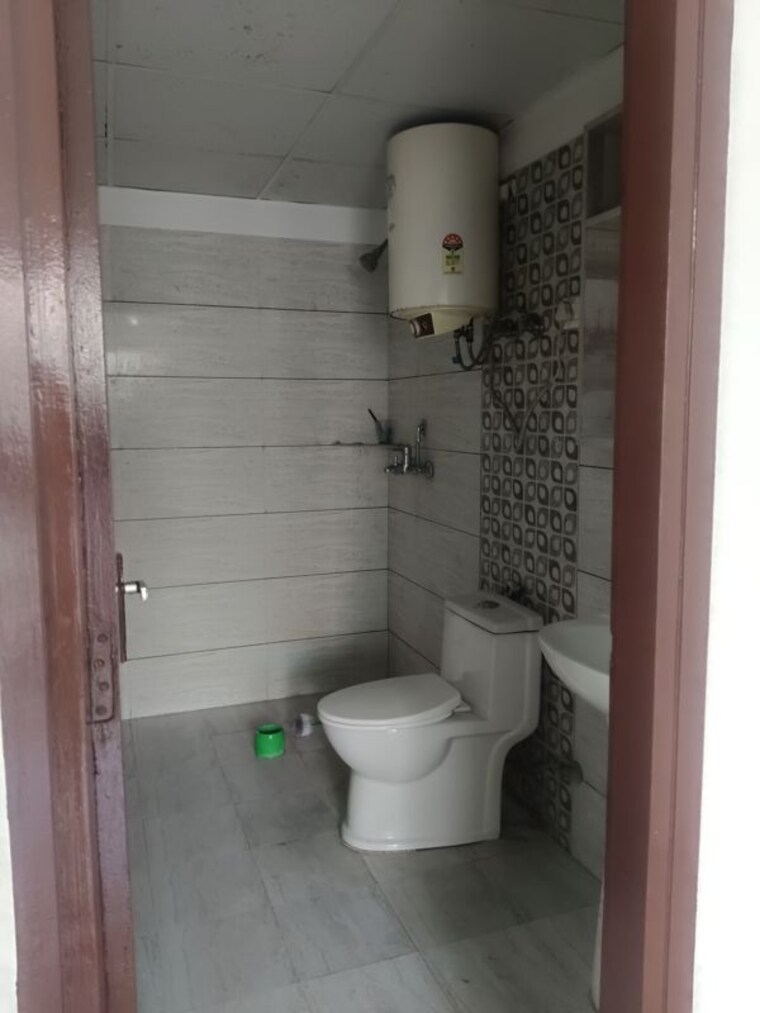Bathroom, gulshan-bellina 3 Bedroom 791 Sq.Ft. Apartment In Sector 16 Greater Noida Greater Noida 9969173