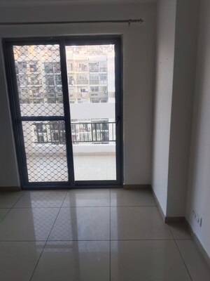 Room in 3 BHK Apartment at Gulshan Bellina, Sector 16 Greater Noida – for Rent