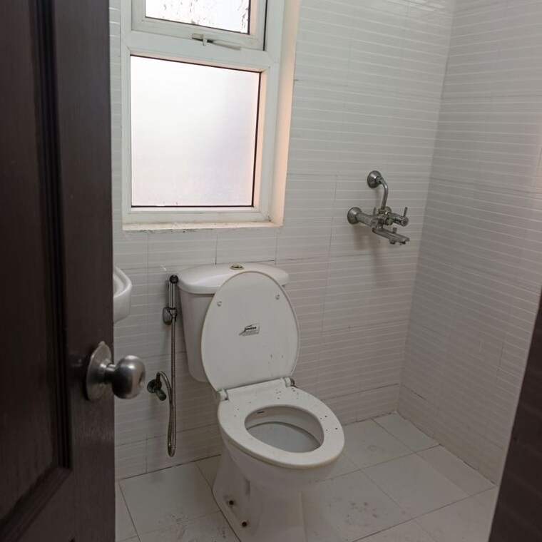 Bathroom, rps-savana 4 Bedroom 3200 Sq.Ft. Apartment In Sector 88 Faridabad 9969195
