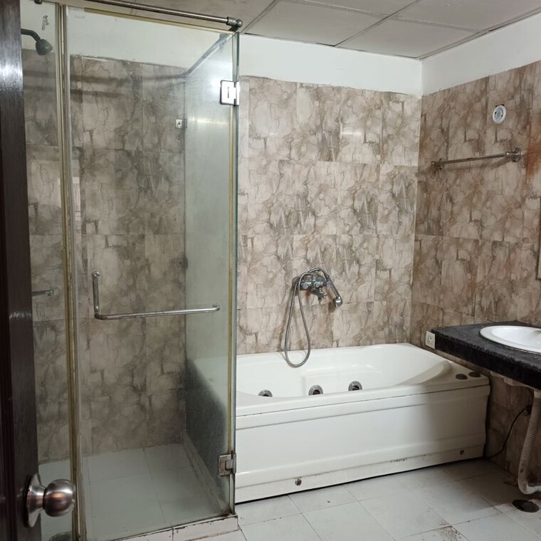 Bathroom, rps-savana 4 Bedroom 3200 Sq.Ft. Apartment In Sector 88 Faridabad 9969195