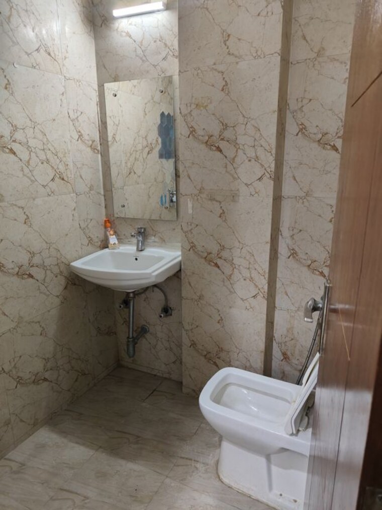 Bathroom, saket 1 Bedroom 1150 Sq.Ft. Builder Floor In Saket Delhi 9969232