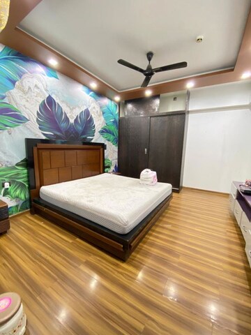 Bedroom in 3.5 BHK Apartment at Unitech Cascades, Pi Greater Noida – for Rent