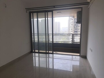 Room in 3 BHK Apartment at Wadhwa The Address Boulevard, Ghatkopar West – for Sale