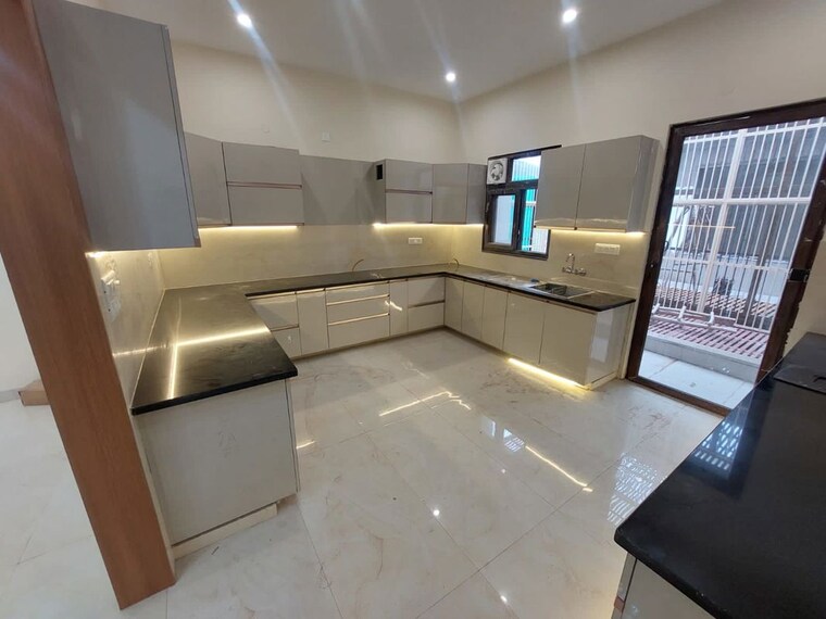 Kitchen, sector swarn nagri 2 Bedroom 200 Sq.Mt. Builder Floor In Sector Swarn Nagri Greater Noida 9969316