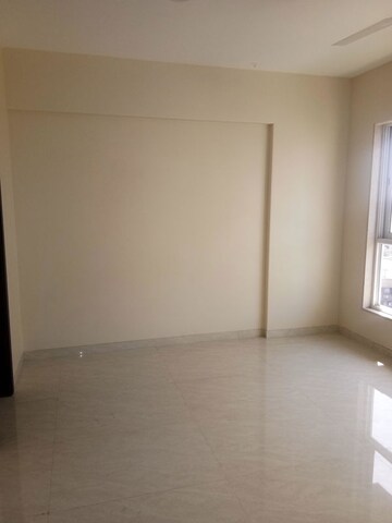 Room in 2 BHK Apartment at Supreme 19, Lokhandwala – for Rent