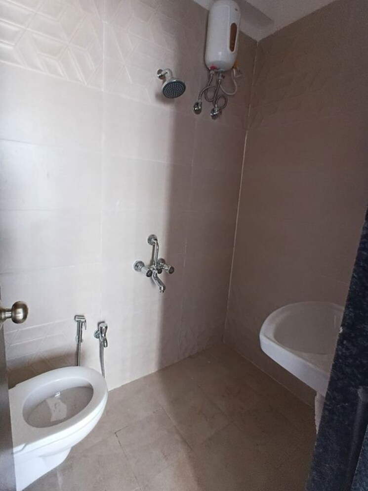 Bathroom, malad east 1 Bedroom 401 Sq.Ft. Apartment In Malad East Mumbai 9969408