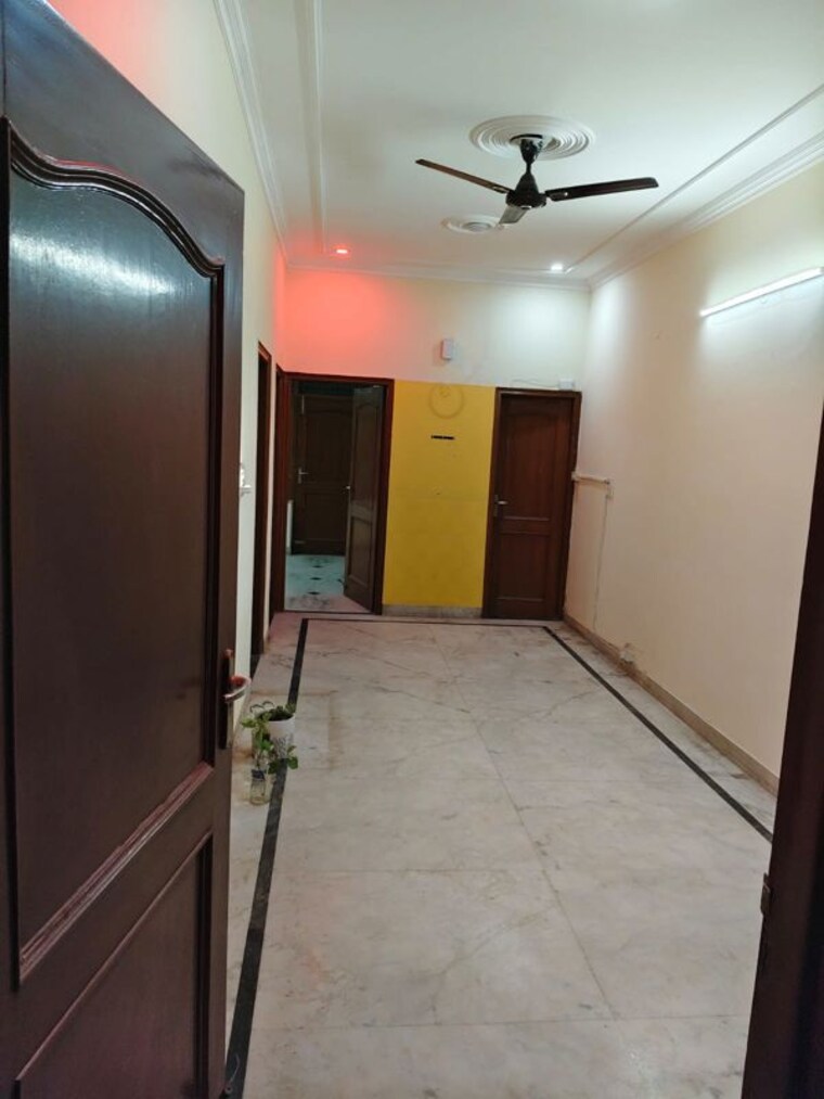 Room, sector 40 1 Bedroom 900 Sq.Ft. Builder Floor In Sector 40 Gurgaon 9969427