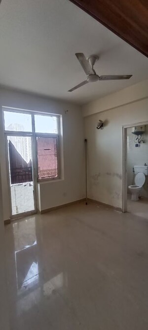 Room in 2 BHK Apartment at Shree Vardhman Mantra, Sector 67 – for Rent