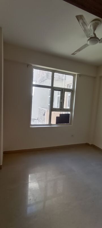 Room in 2 BHK Apartment at Shree Vardhman Mantra, Sector 67 – for Rent