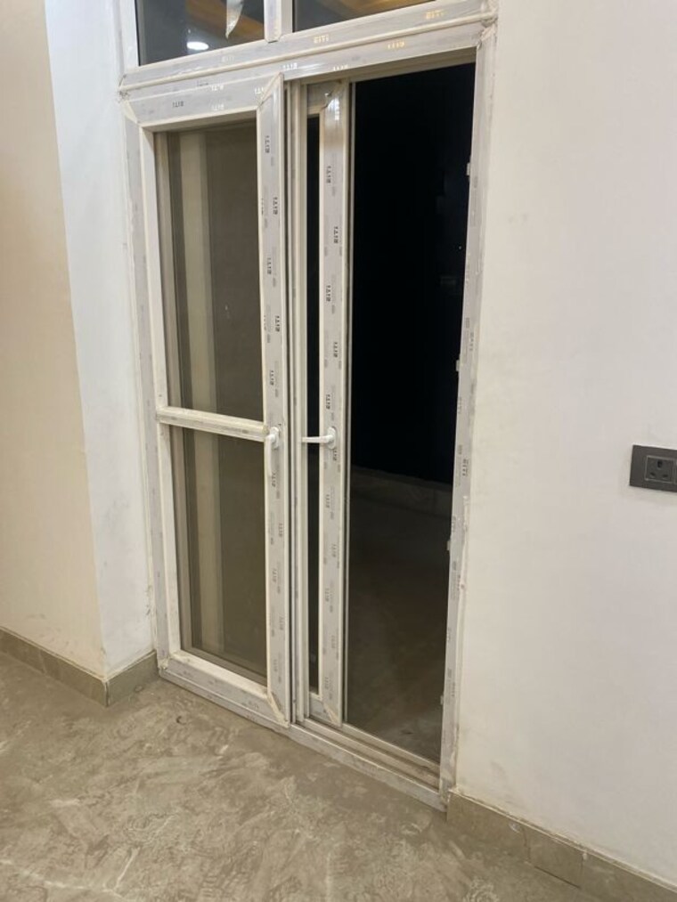 undefined, sr-73-avenue 2 Bedroom 1050 Sq.Ft. Builder Floor In Sector 74 Noida 9969443