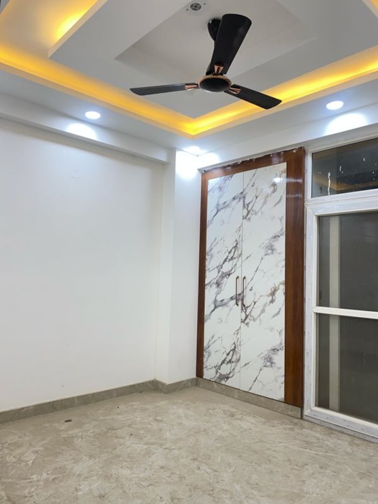 Room, sr-73-avenue 2 Bedroom 1050 Sq.Ft. Builder Floor In Sector 74 Noida 9969443