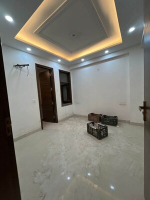 Parking in 3 BHK Apartment at Palm Residency Chhatarpur, Chattarpur – for Rent