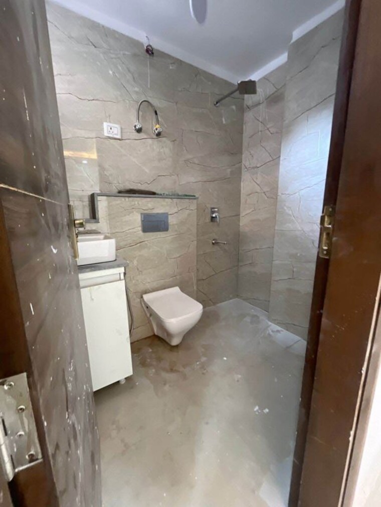 Bathroom, palm-residency-chhatarpur 3 Bedroom 1320 Sq.Ft. Apartment In Chattarpur Delhi 9969451