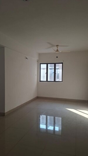 Room in 3 BHK Apartment at Shrachi Greenwood Nest, Rajarhat New Town – for Sale
