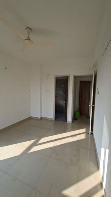 Room in 3 BHK Apartment at Shrachi Greenwood Nest, Rajarhat New Town – for Sale