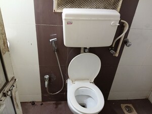 Master Bedroom in 2 BHK Apartment at Pratik Shree Sharnam CHS, Mira Road East – for Rent