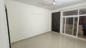 Room in 3 BHK Apartment at Amrapali Silicon City, Sector 76 – for Rent